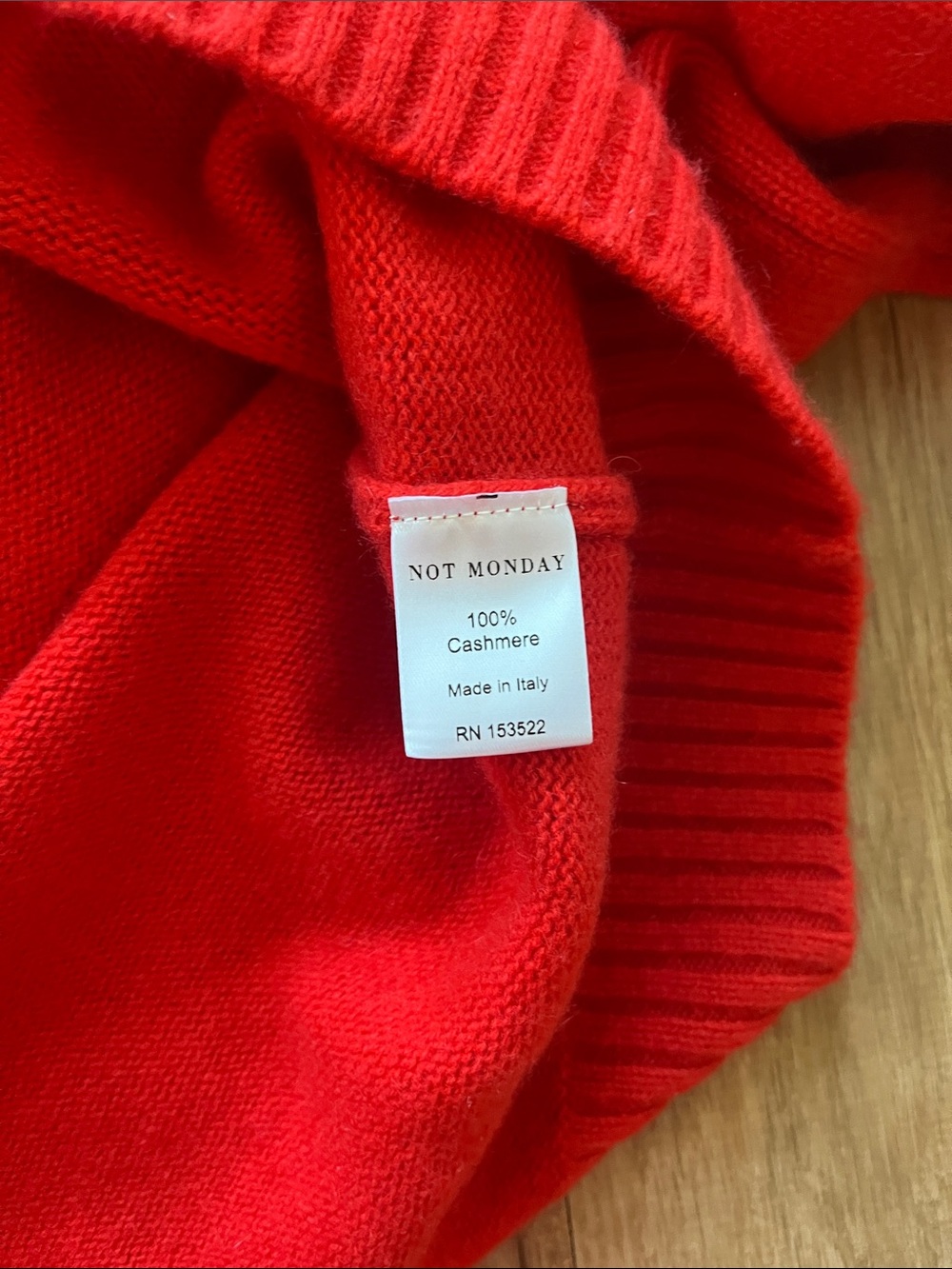 NWOT red Not Monday 100% cashmere sweater - Picture 3 of 9
